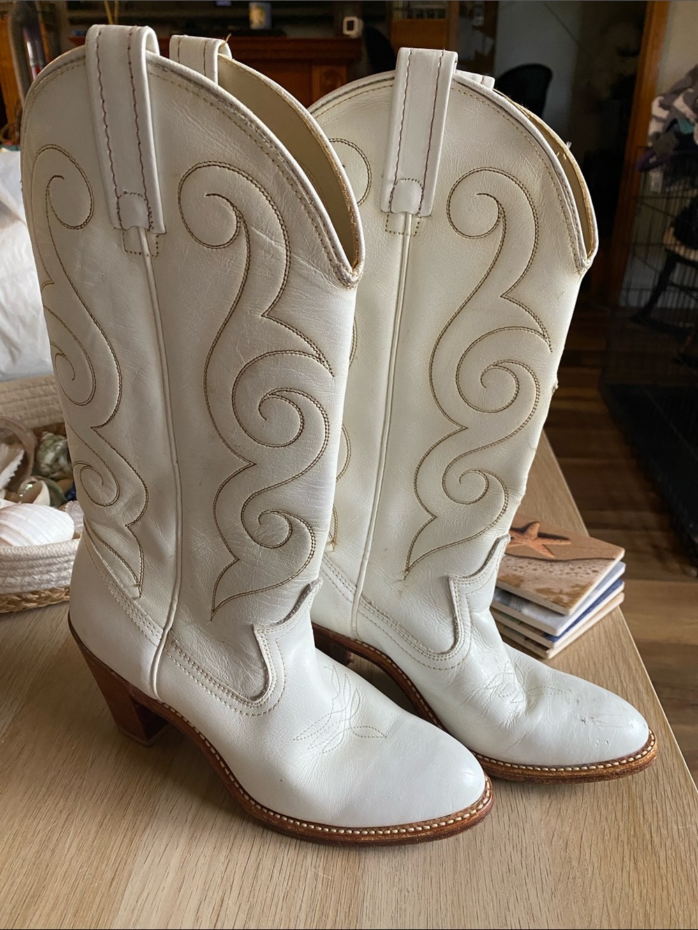 Vintage Acme White Cowboy Boots Size 6.5 N